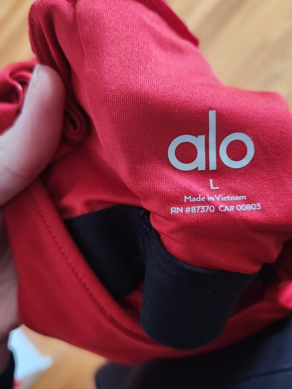 AloAirlift Street Goddess Bra Tank in red size large - Picture 5 of 6